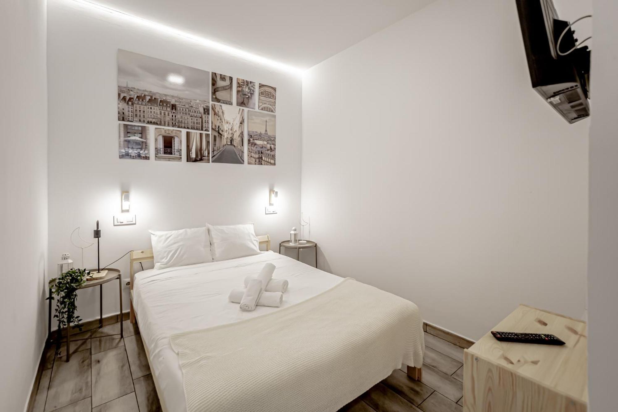 Apartamentos Tetuan マドリード エクステリア 写真