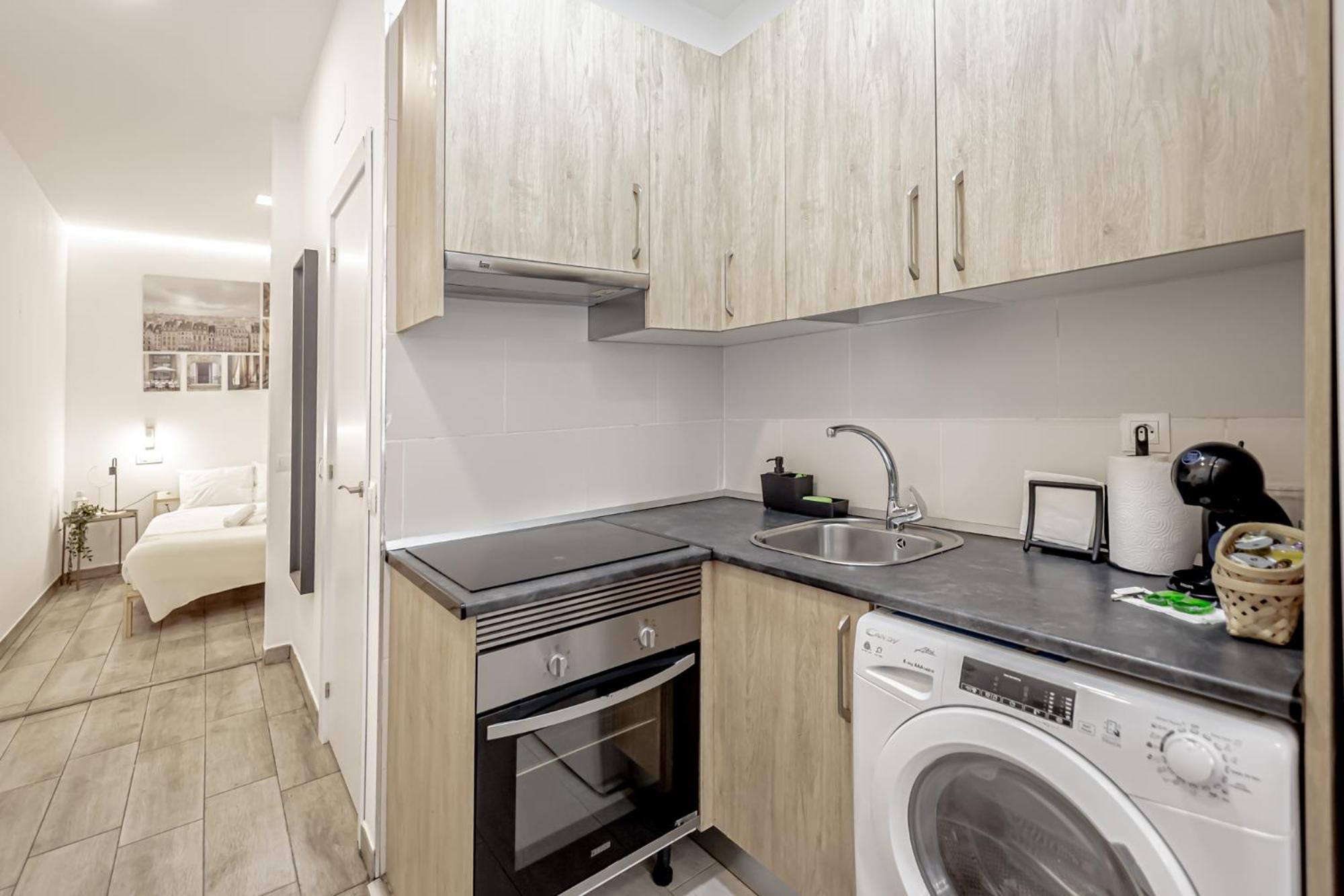 Apartamentos Tetuan マドリード エクステリア 写真